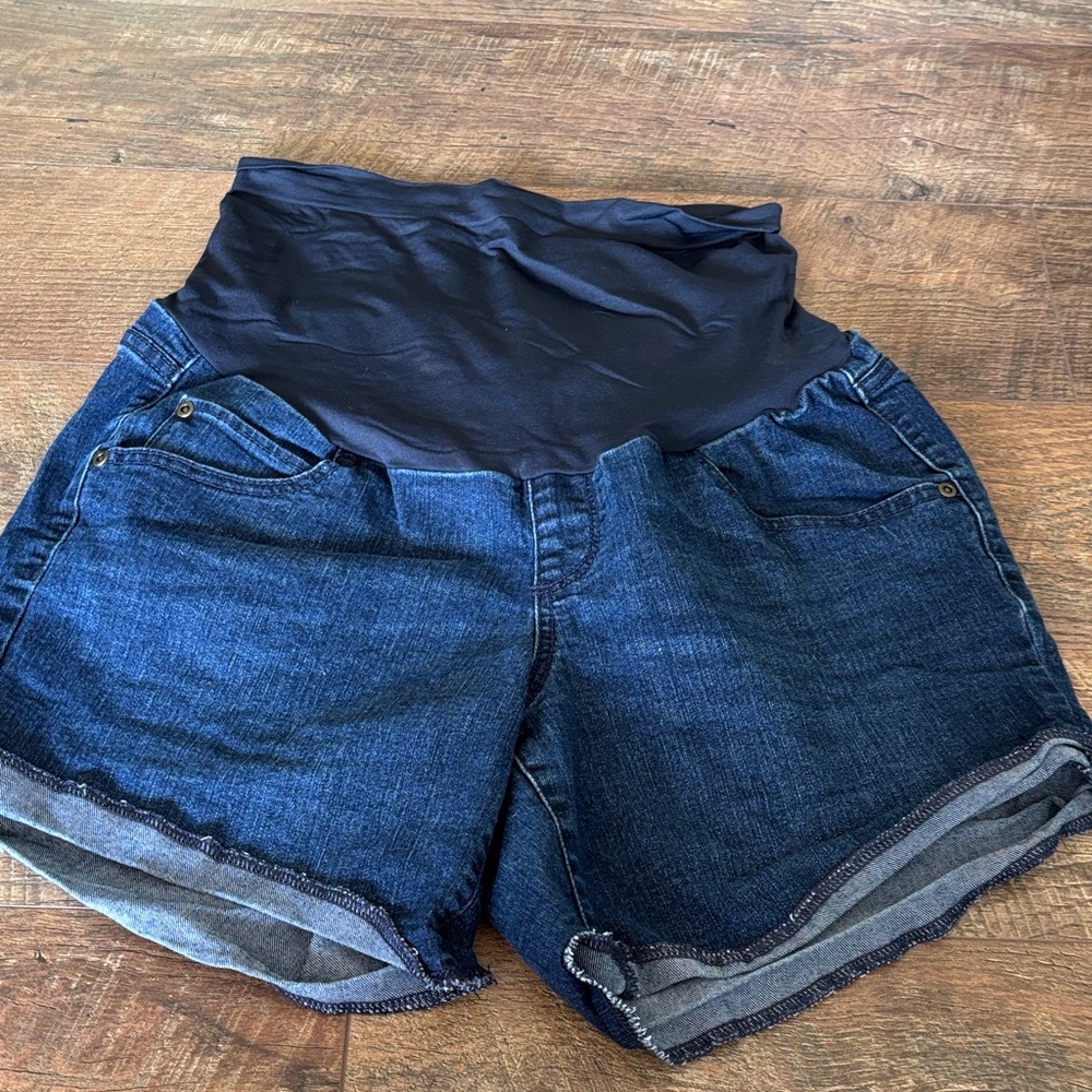 Maternity Boyfriend Short